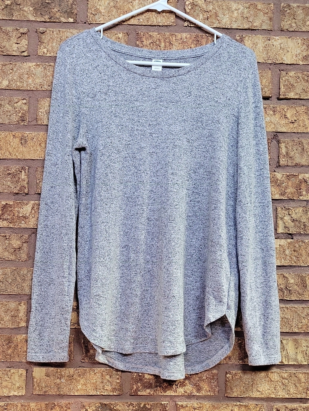 Old Navy Heather Gray Long-Sleeve Crewneck Top Size Medium Viscose Blend Stretch